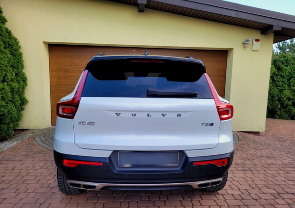 Volvo XC 40 cena 109000 przebieg: 205000, rok produkcji 2019 z Opoczno małe 781